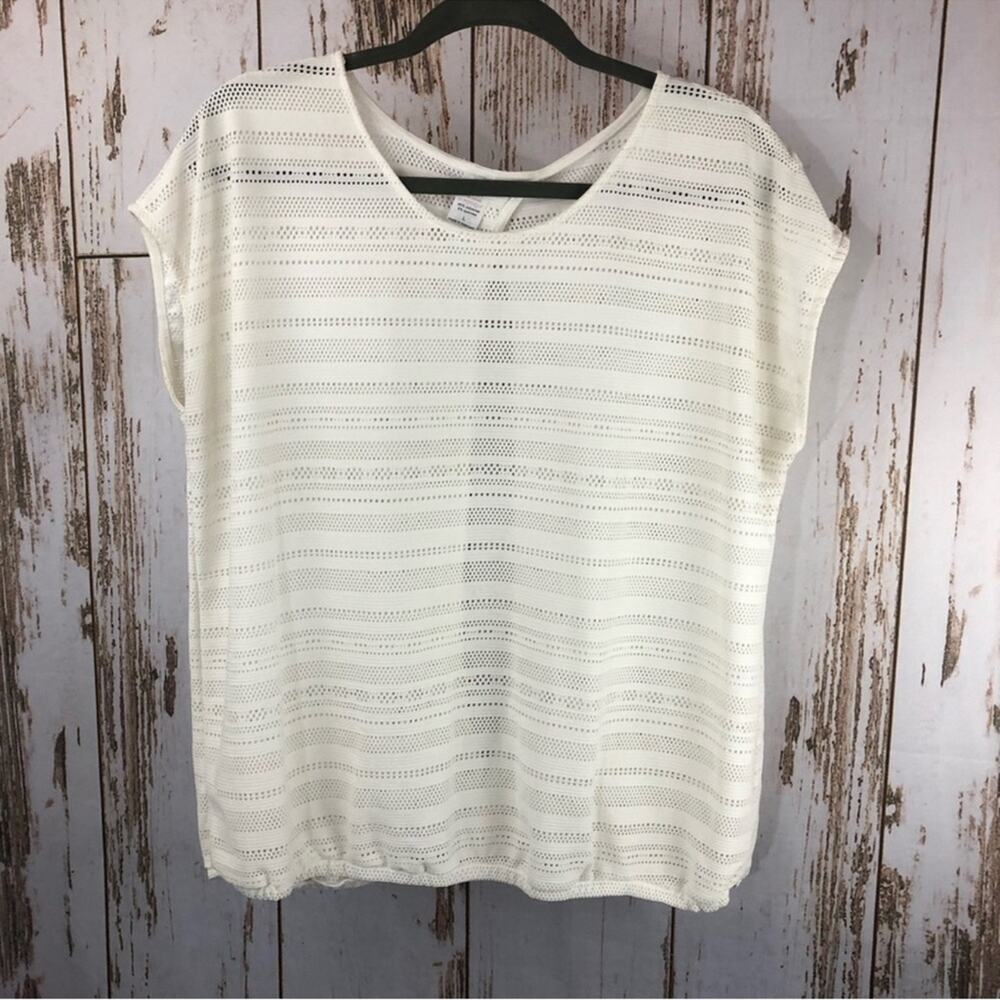 Maurices In Motion Shirt, Size Large. In excellent condition!